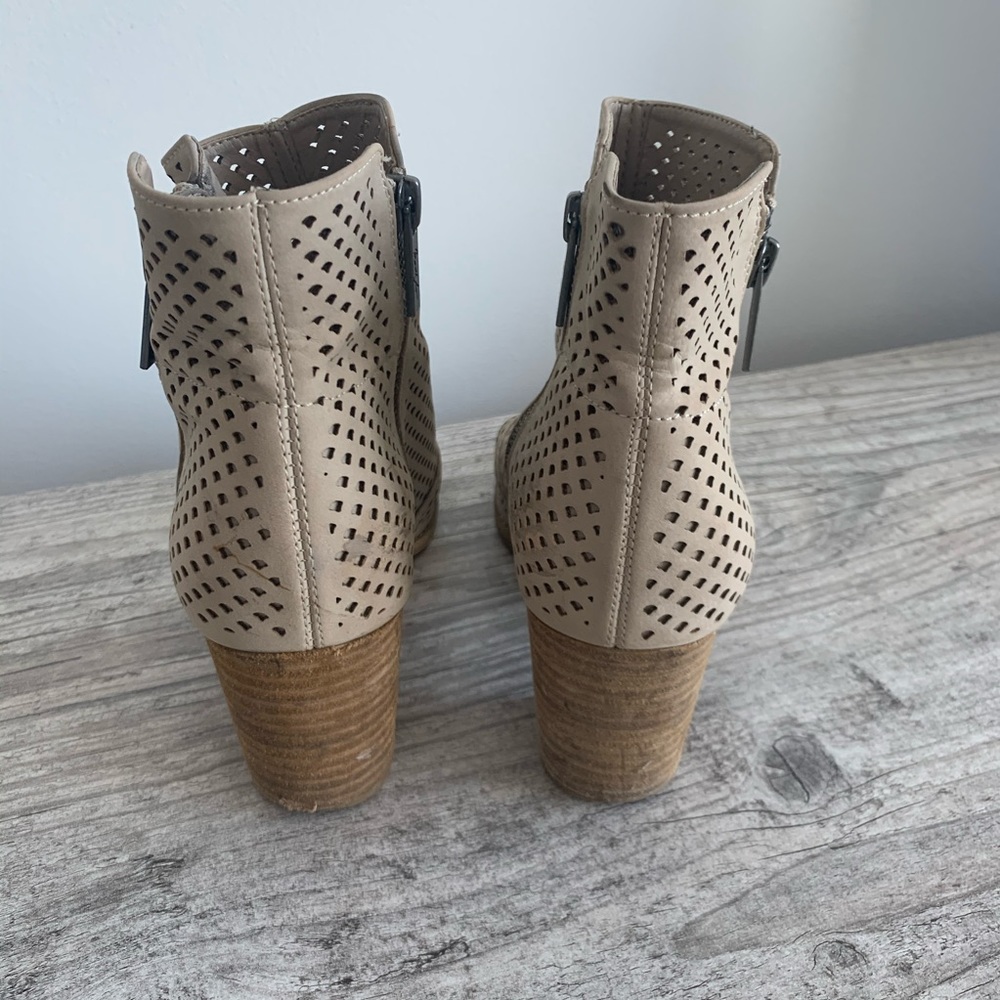 Cream Perforated Block Heel - Picture 3 of 4
